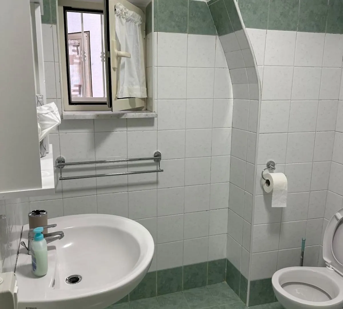 Casa Vacanze Francesca Pollena Trocchia 0*,